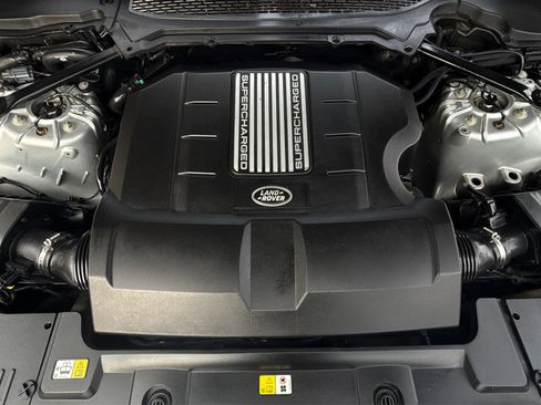 Used 2016 Land Rover Range Rover HSE image 9