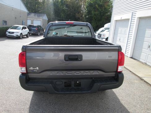 Used 2017 Toyota Tacoma SR5 image 9