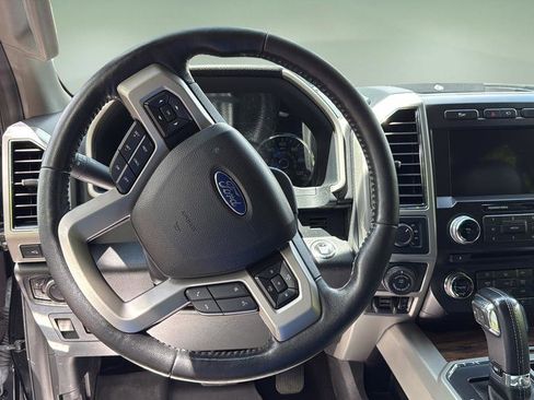 Used 2018 Ford F150 Lariat w/ Equipment Group 502A Luxury AWD/4WD image 18