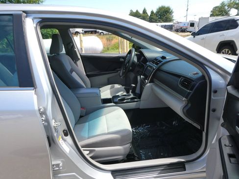 Used 2014 Toyota Camry FWD image 23