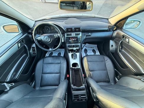 Used 2006 Mercedes-Benz C 230 Sedan w/ Sunroof Pkg image 17