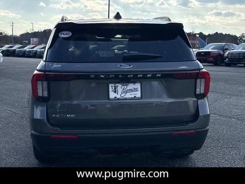 New 2026 Ford Explorer Active RWD image 6