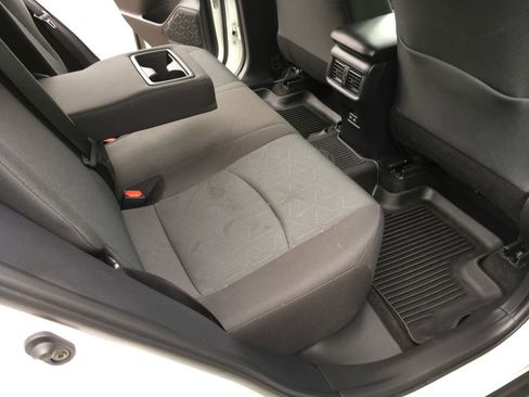 Used 2025 Toyota RAV4 XLE AWD/4WD image 25