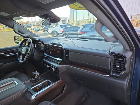 Used 2022 GMC Sierra 1500 SLT w/ SLT Convenience Package image 16
