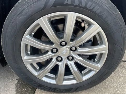 Used 2019 Cadillac XT4 Premium Luxury w/ Cold Weather Package FWD image 9