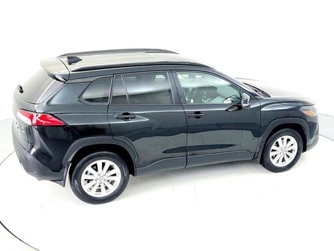 Certified 2023 Toyota Corolla Cross LE image 18