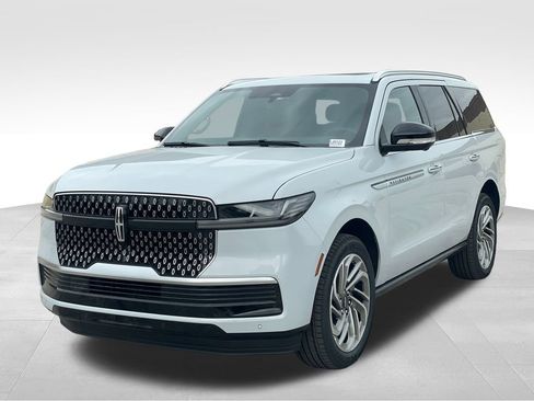 New 2026 Lincoln Navigator Reserve AWD/4WD image 1