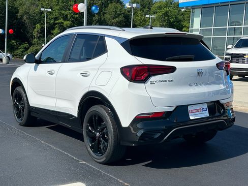 Used 2024 Buick Encore GX Sport Touring image 5
