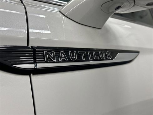 Used 2022 Lincoln Nautilus Black Label image 15