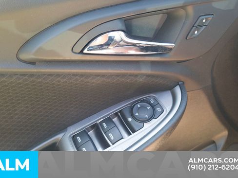 Used 2023 Chevrolet Malibu LT FWD image 15