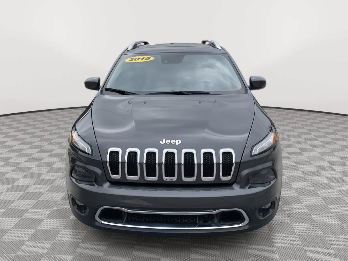 Used 2015 Jeep Cherokee Limited w/ Luxury Group AWD/4WD image 9