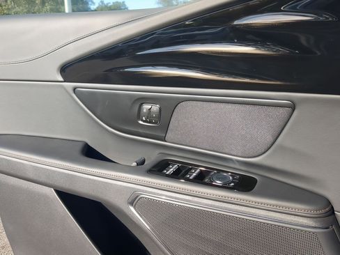 New 2026 Lincoln Nautilus Premier image 12