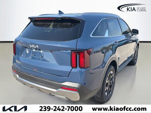 New 2026 Kia Sorento S image 5