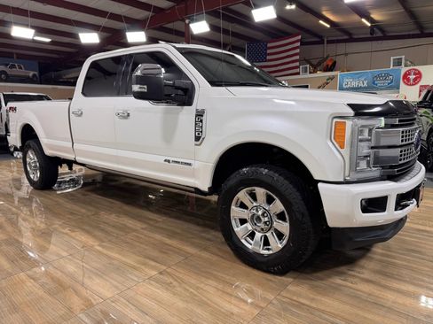 Used 2017 Ford F350 Platinum image 3