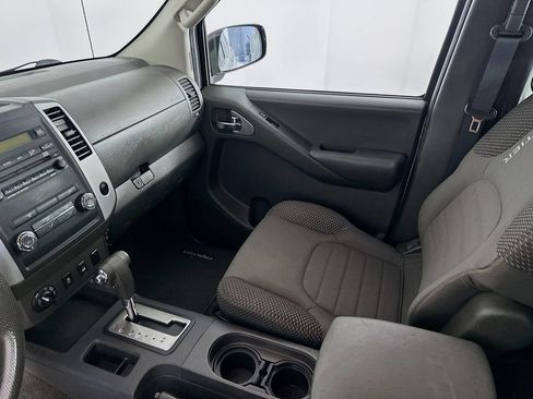 Used 2012 Nissan Frontier SV w/ Sport Appearance Pkg AWD/4WD image 28