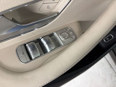 Used 2024 Mercedes-Benz GLS 450 4MATIC image 13