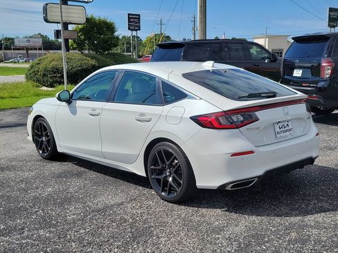 Used 2024 Honda Civic Sport Touring image 3