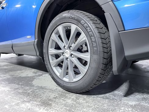 Used 2016 Toyota RAV4 Limited image 10