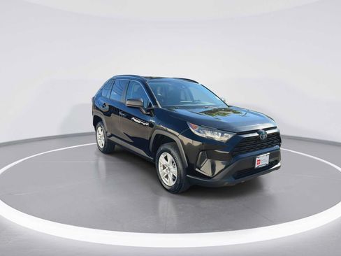 Certified 2021 Toyota RAV4 LE AWD/4WD image 2