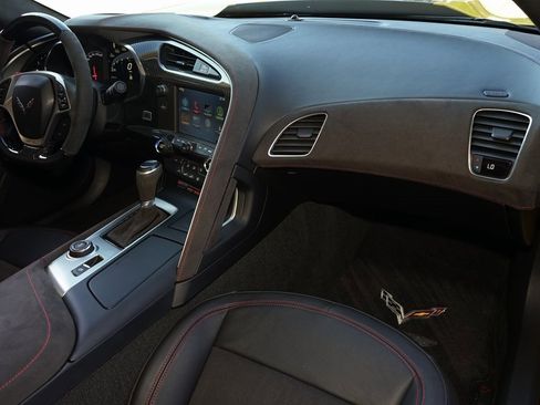 Used 2015 Chevrolet Corvette Z06 image 17