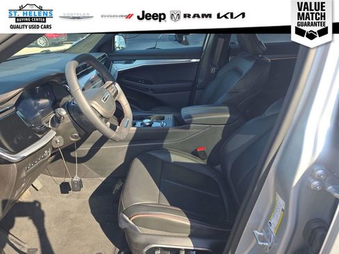 Used 2024 Jeep Wagoneer Limited AWD/4WD image 16
