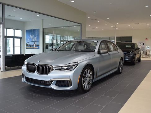New 2026 BMW 330i xDrive Sedan w/ Premium Package AWD/4WD image 25
