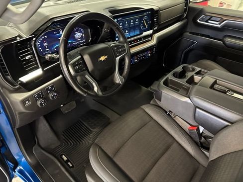 Used 2022 Chevrolet Silverado 1500 LT w/ Z71 Off-Road Package AWD/4WD image 46