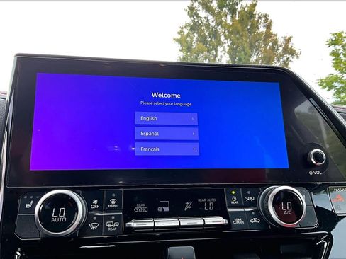 Used 2023 Toyota Highlander XSE FWD image 34