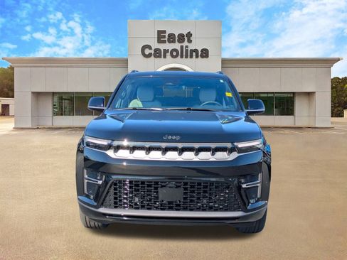 New 2026 Jeep Grand Wagoneer 2WD image 8