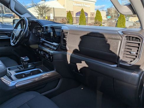 Used 2024 Chevrolet Silverado 1500 LT image 21