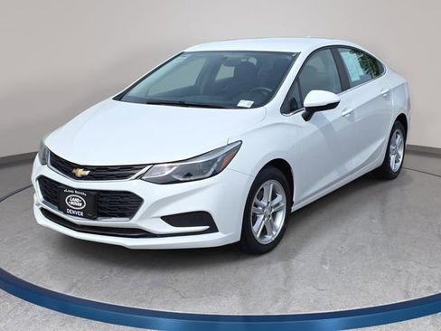 Used 2017 Chevrolet Cruze LT FWD image 1