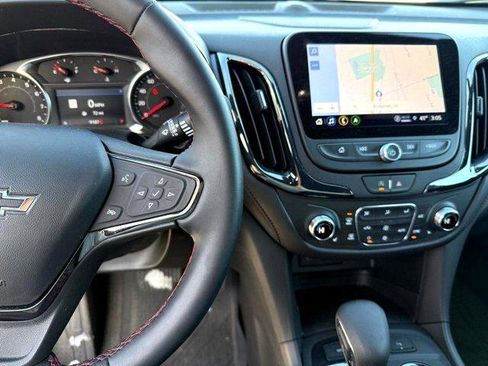 Used 2024 Chevrolet Equinox RS w/ RS Leather Package image 17