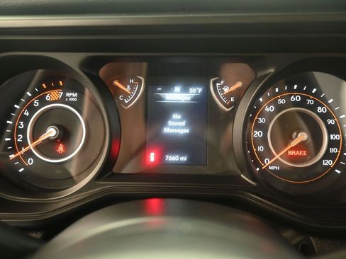 Used 2025 Jeep Wrangler Sport image 12