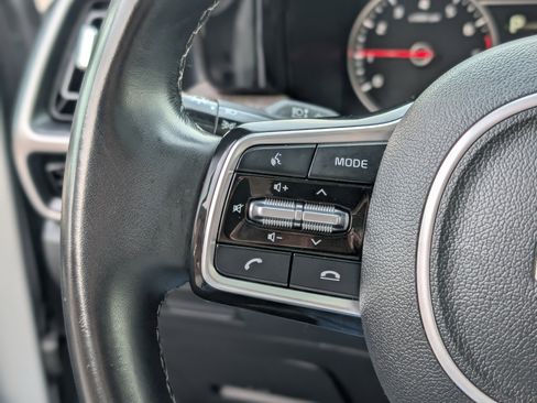 Used 2022 Kia Sorento S w/ Panoramic Sunroof Package image 19