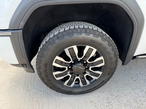 Used 2024 GMC Sierra 2500 Denali Ultimate image 11