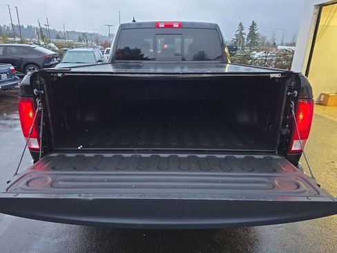 Used 2018 RAM 1500 SLT image 14