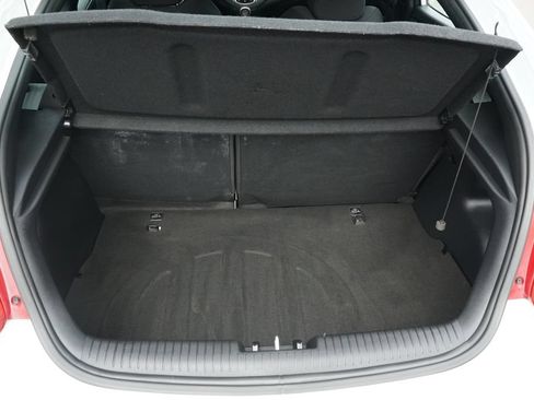 Used 2016 Hyundai Veloster FWD image 23