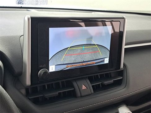 Used 2025 Toyota RAV4 XLE image 29