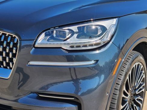 Used 2023 Lincoln Aviator Black Label w/ Class IV Trailer Tow Package AWD/4WD image 9