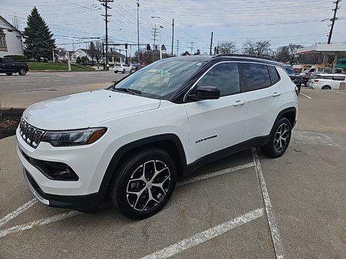 Certified 2024 Jeep Compass Limited image 8