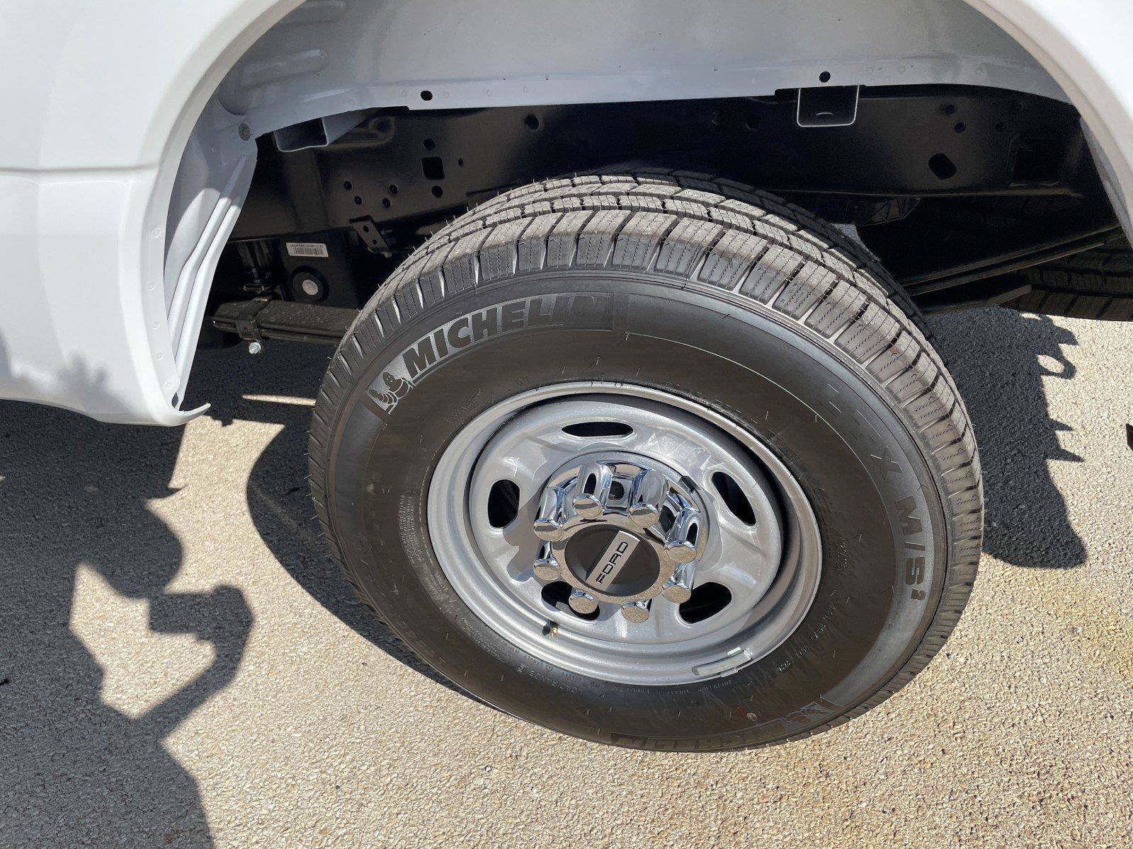 New 2027 Ford F250 XL w/ XL Chrome Package RWD image 35