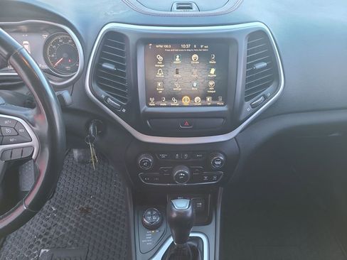 Used 2015 Jeep Cherokee Trailhawk image 31