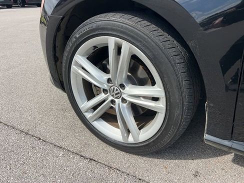 Used 2015 Volkswagen Passat TDI SE image 9