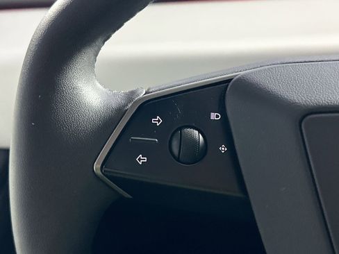 Used 2024 Tesla Cybertruck AWD Crew Cab image 21