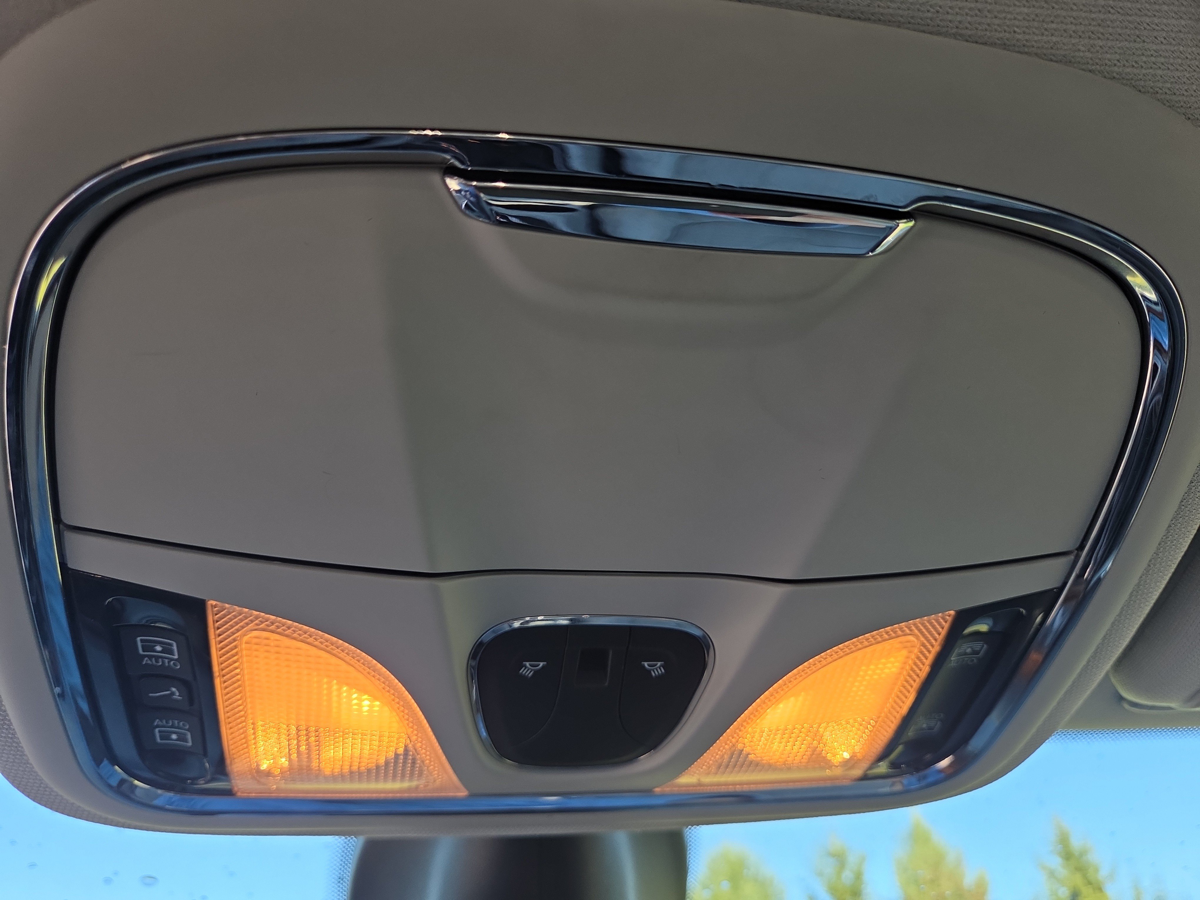 Used 2019 Jeep Cherokee Limited AWD/4WD image 9