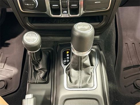 Used 2023 Jeep Wrangler Unlimited Sahara w/ Cold Weather Group image 15