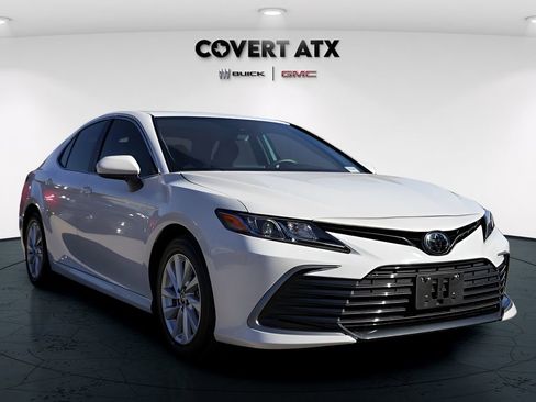 Used 2024 Toyota Camry LE image 9