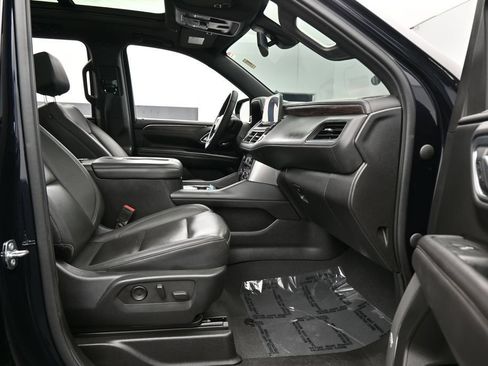 Used 2022 Chevrolet Suburban Z71 w/ Luxury Package AWD/4WD image 53