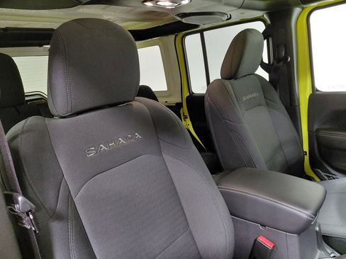Used 2023 Jeep Wrangler Sahara w/ Cold Weather Group image 23