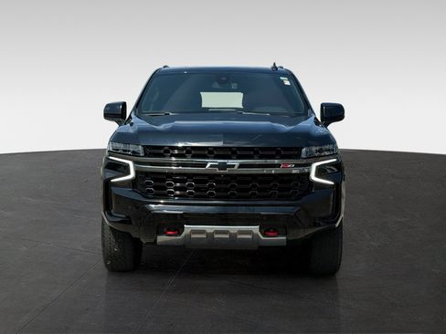 Used 2021 Chevrolet Tahoe Z71 w/ Luxury Package AWD/4WD image 2
